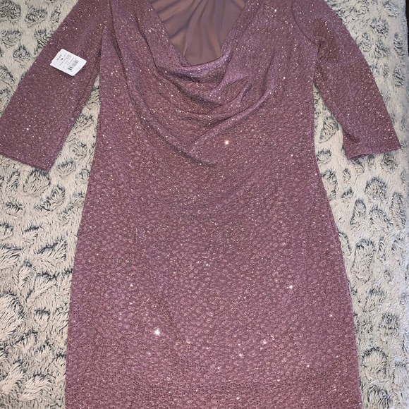 Dress - Picture 4 of 4